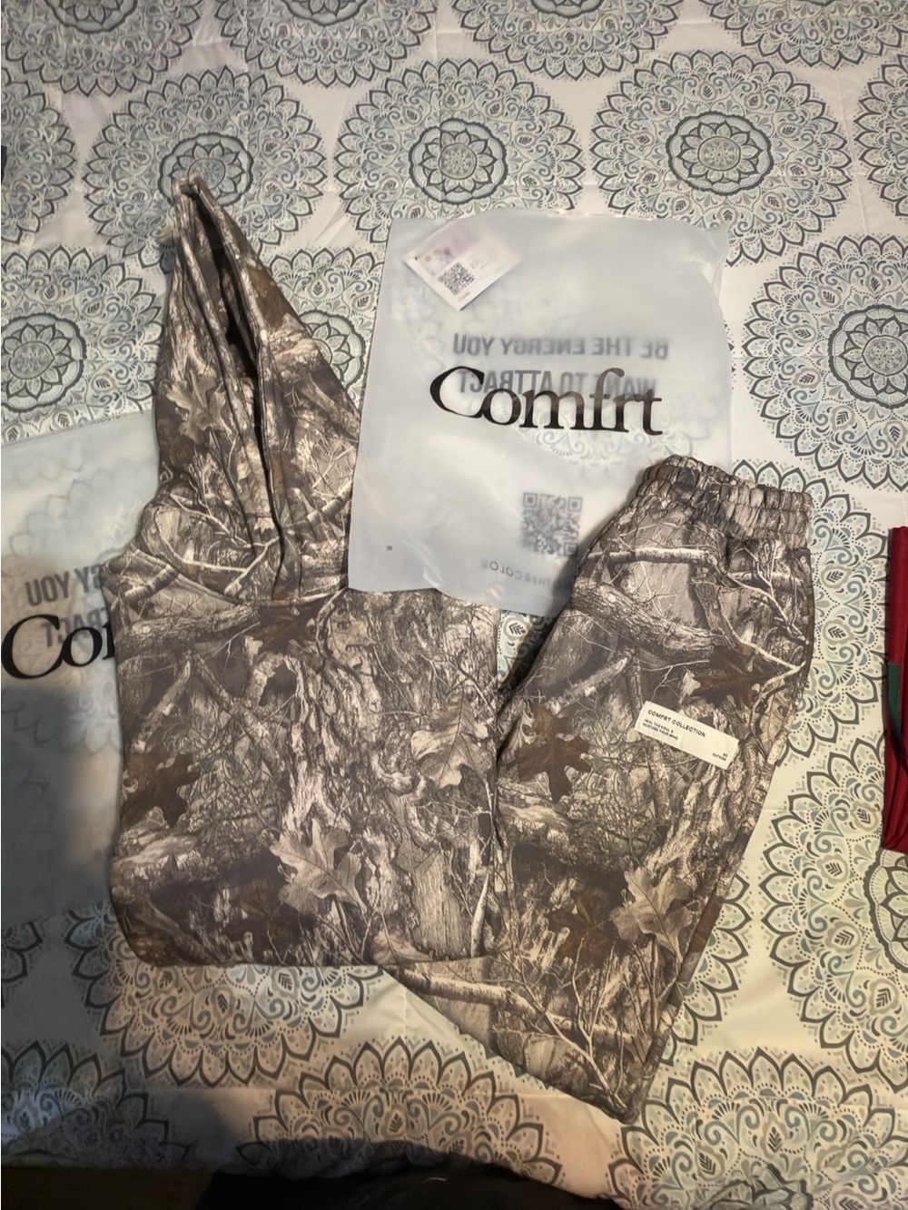 New Comfrt Set Men's Camouflage Print Jogger Pants -  XS and Hoodie XS